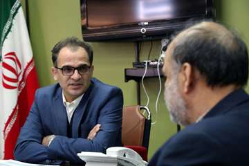 جلسه رئیس دانشگاه با حاج آقا بیانی